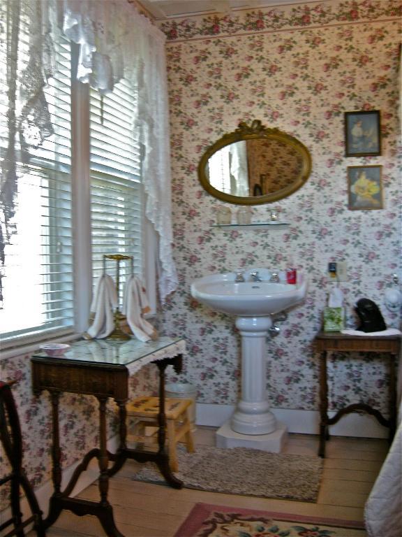 The Old Tower House Bed & Breakfast North Bend Rum bild