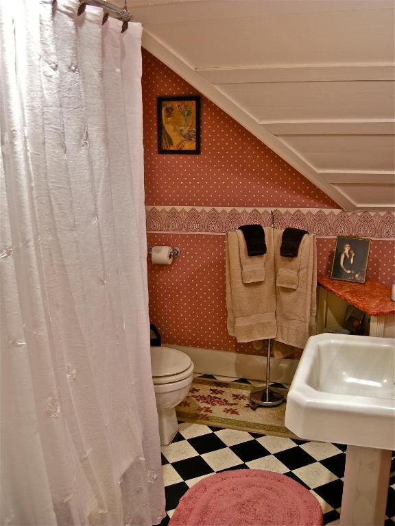 The Old Tower House Bed & Breakfast North Bend Rum bild